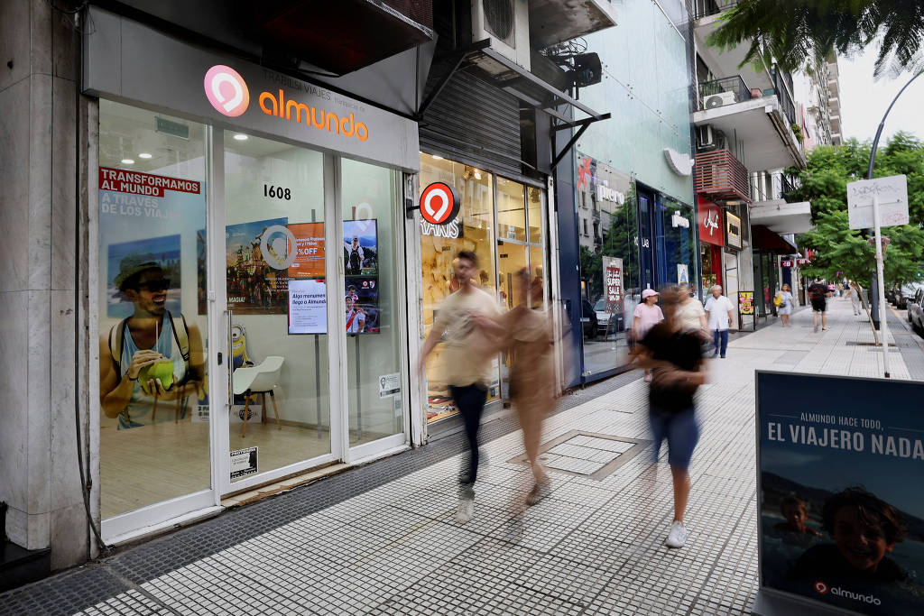 Empresas brasileiras voltam a olhar para a Argentina, mas estrangeiras deixam país